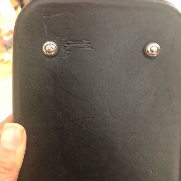 Brighton black leather shoulder bag. - Picture 7 of 8